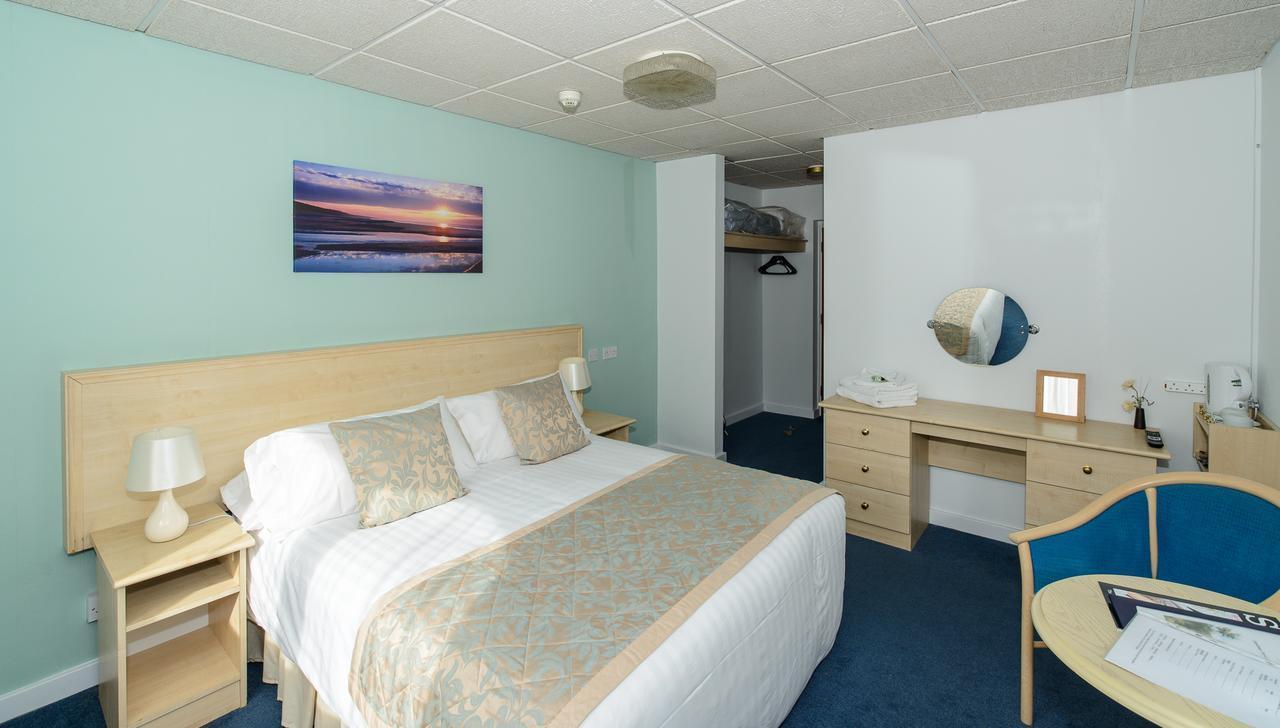 Sandown Park Lodge Esher Kültér fotó