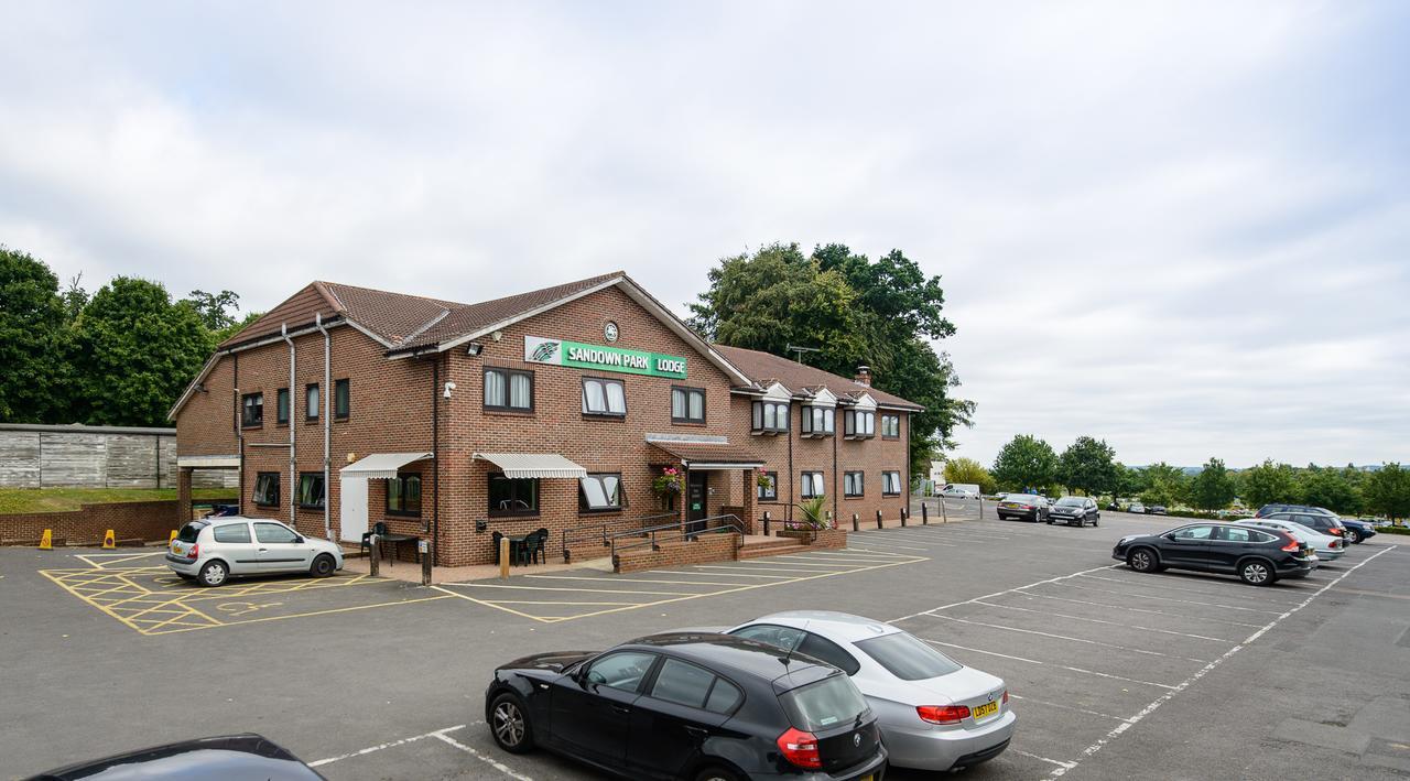 Sandown Park Lodge Esher Kültér fotó
