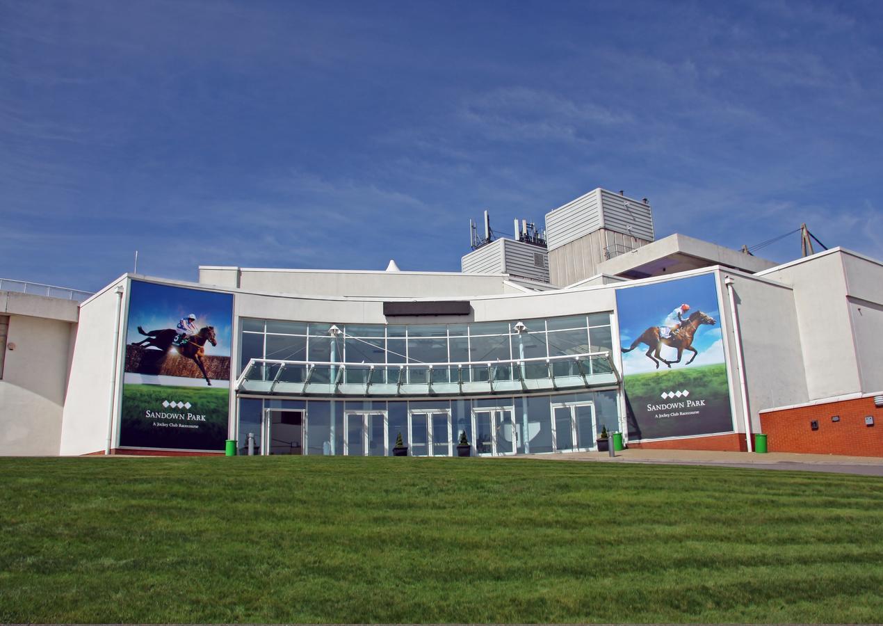 Sandown Park Lodge Esher Kültér fotó